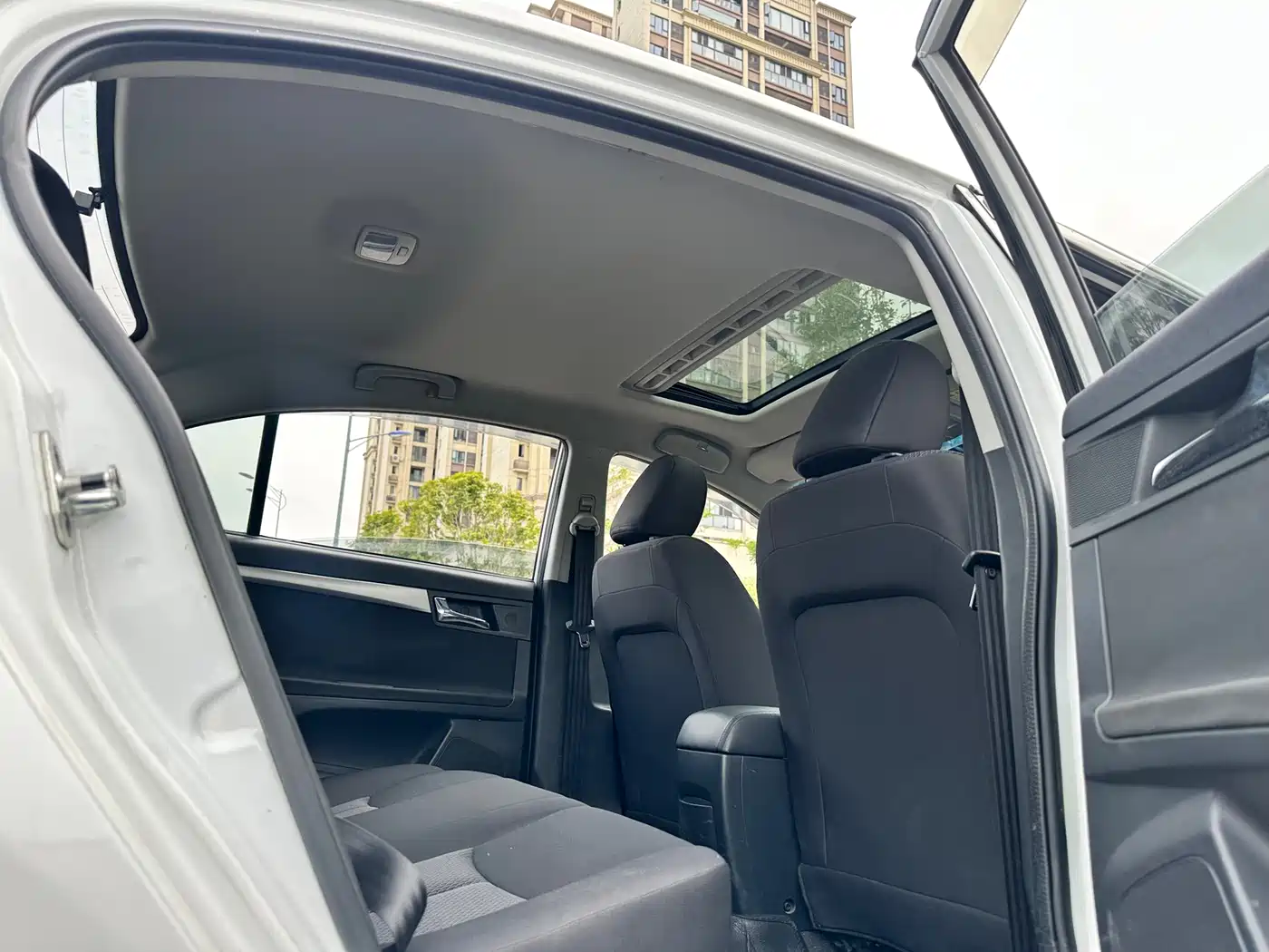 Roewe 350 2016 2015 Model 1.5L Automatic Luxury Sunroof Edition