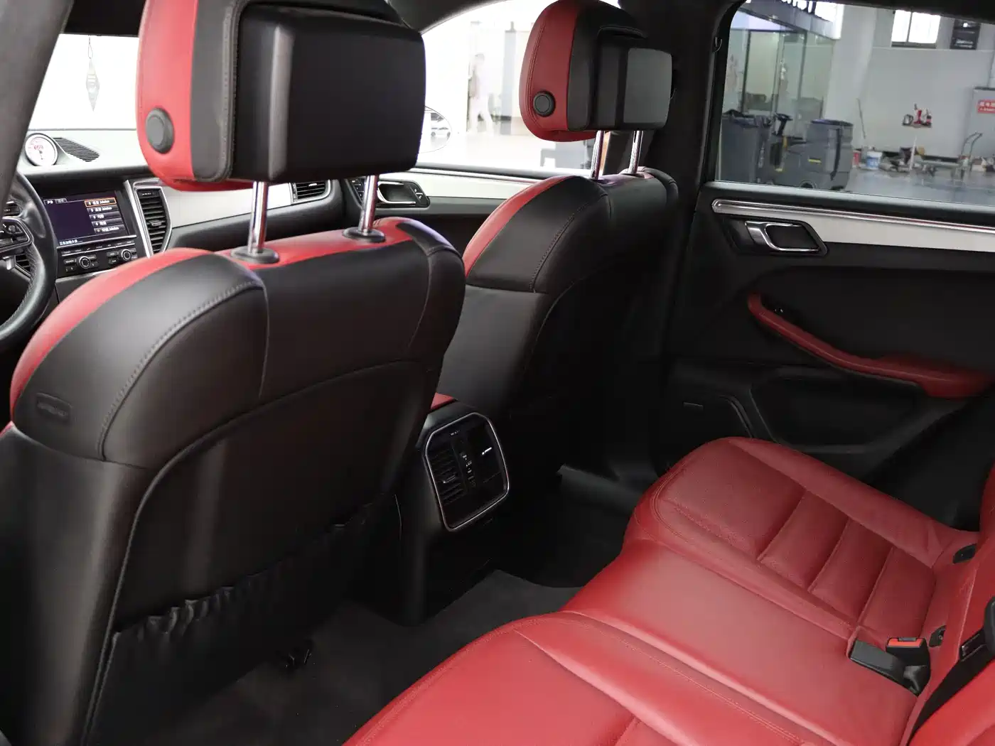 Porsche Macan 2014 Macan Turbo 3.6T фото 27