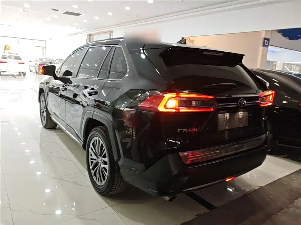 Toyota Wildlander 2023 2.0L CVT FWD Luxury PLUS фото 23