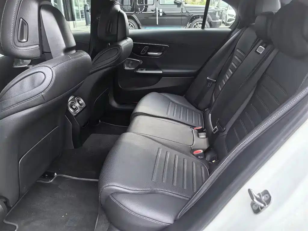 Mercedes-Benz C-Class 2025 C 260 L Night Sport Edition фото 12