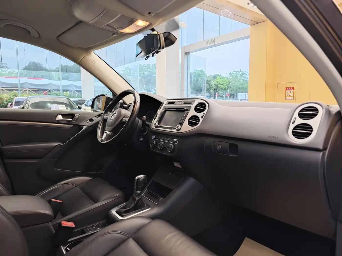 Volkswagen Tiguan 2015 1.8TSI Automatic 2WD Comfortline фото 32