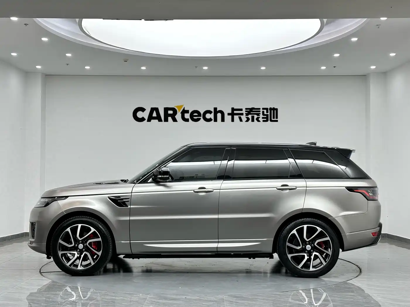 Land Rover Range Rover Sport 2020 3.0 L6 SE фото 4
