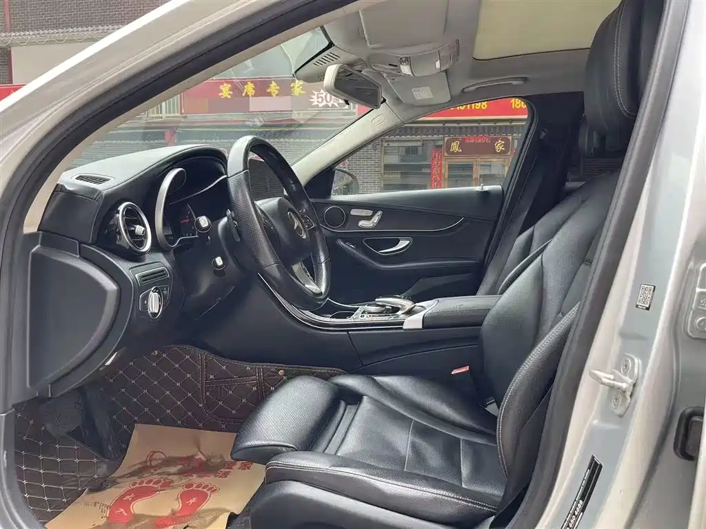Mercedes-Benz C-Class 2015 Facelift C 200 L Sport фото 4