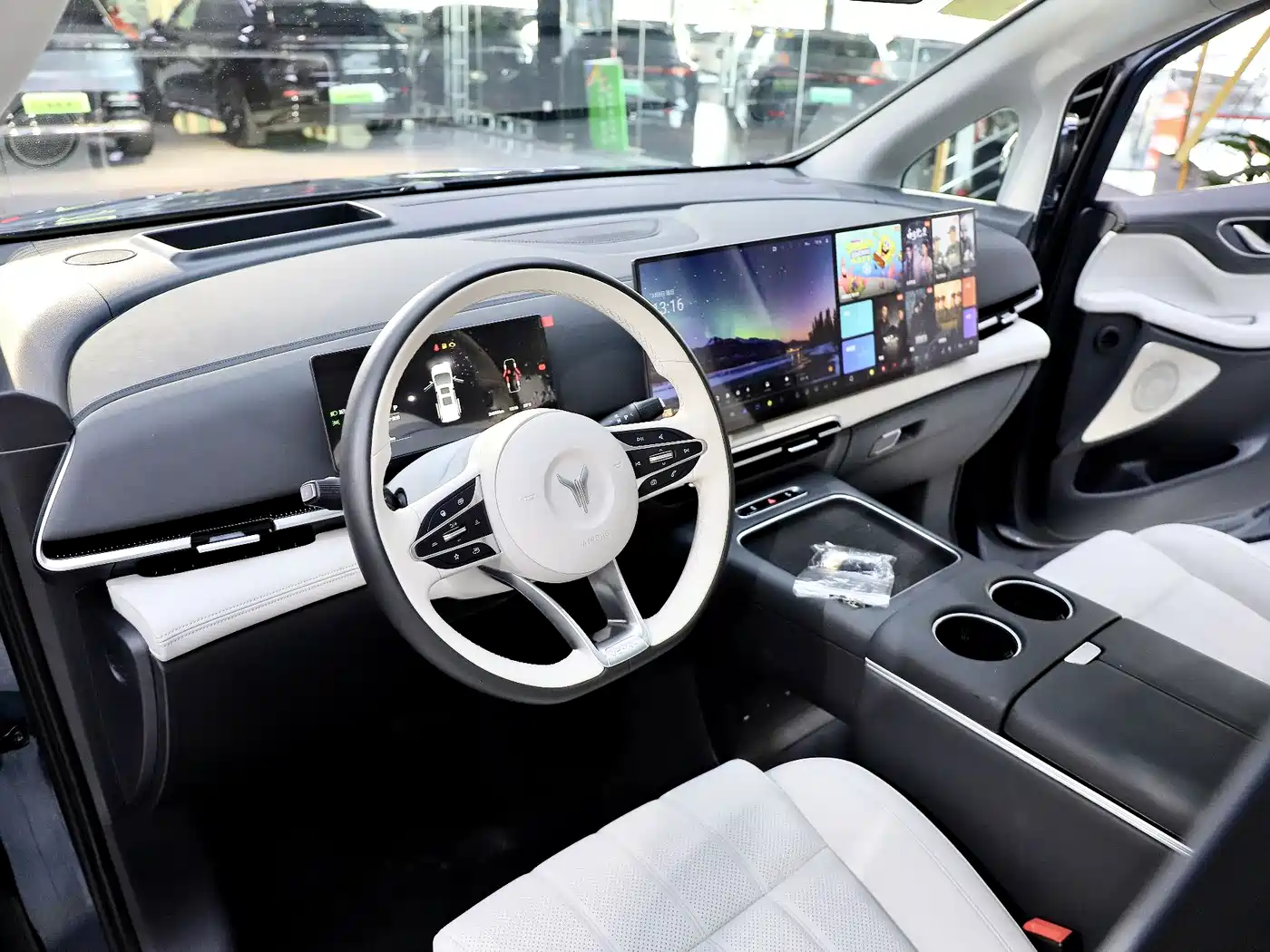 Voyah Auto Voyah Dreamer 2025 PHEV AWD Flagship Kunpeng Edition фото 12