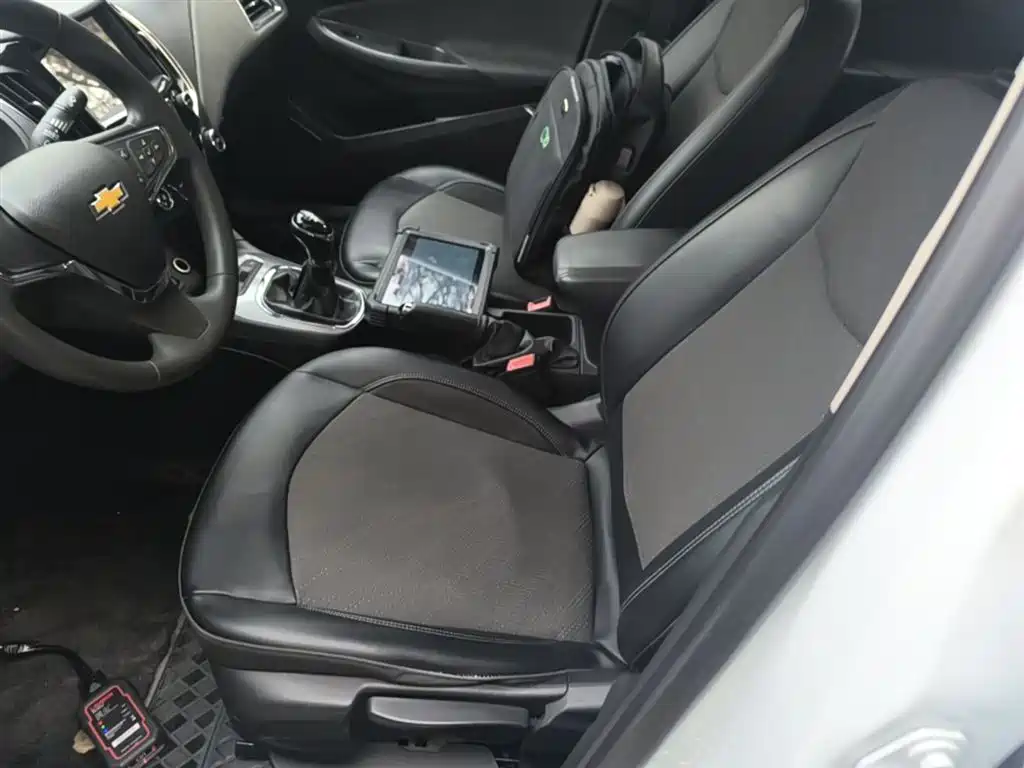 Chevrolet Cruze 2015 1.5L Manual Elite Edition фото 15