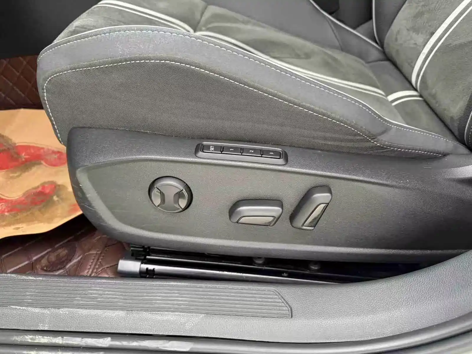 Фото 8 - Volkswagen Golf