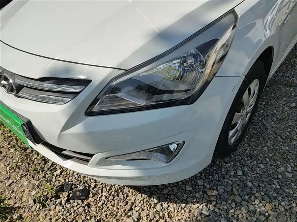 Hyundai Verna 2016 1.4L Manual Smart GLS фото 24