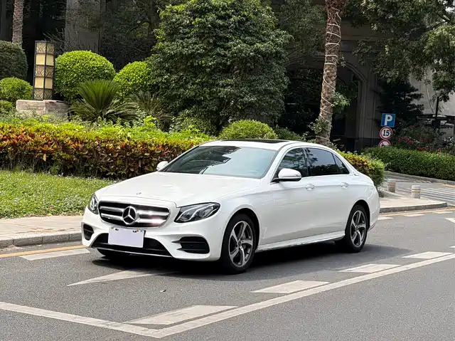 MERCEDES-BENZ E CLASS