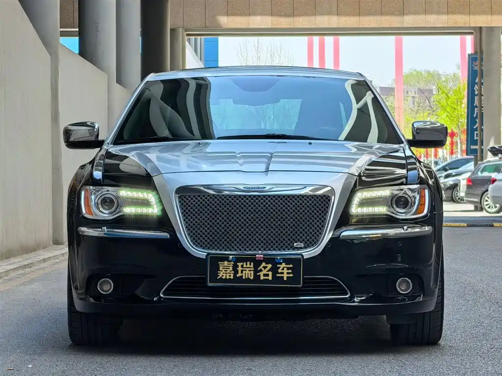Chrysler 300C (Import) 2014 2013 3.6L Premium Edition