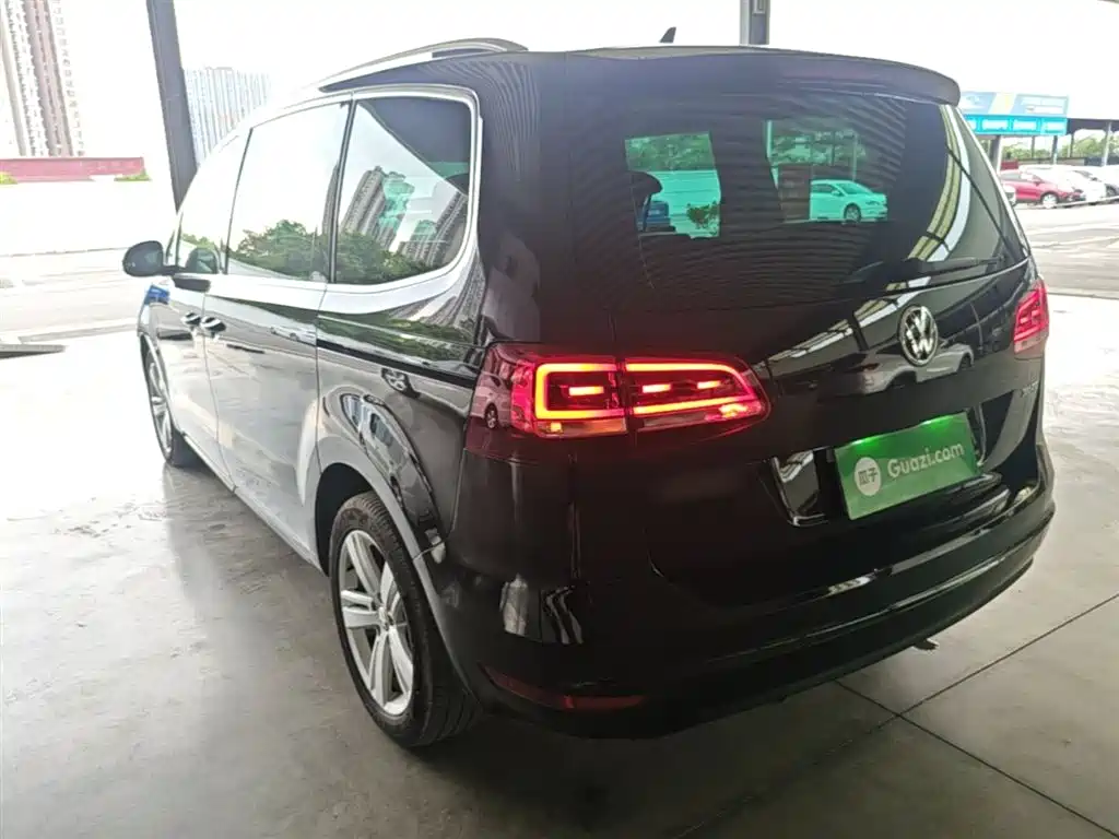 Volkswagen Sharan 2017 380TSI Comfort 6-Seater фото 5