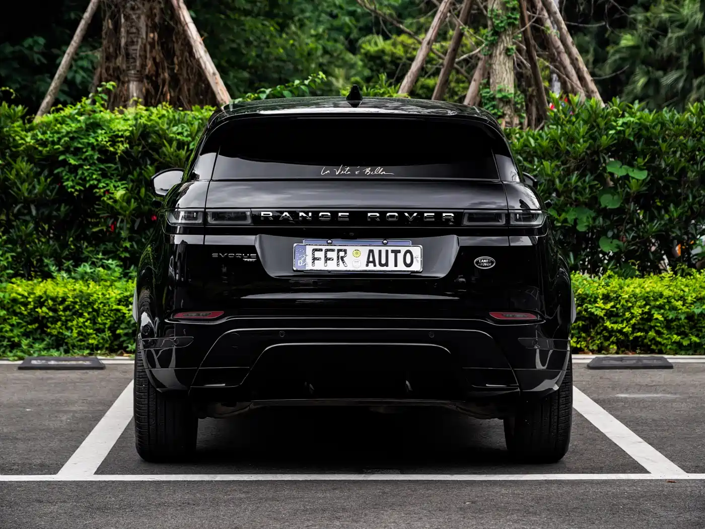 Land Rover Range Rover Evoque 2023 Range Rover Evoque L 249PS Luxury Edition фото 17