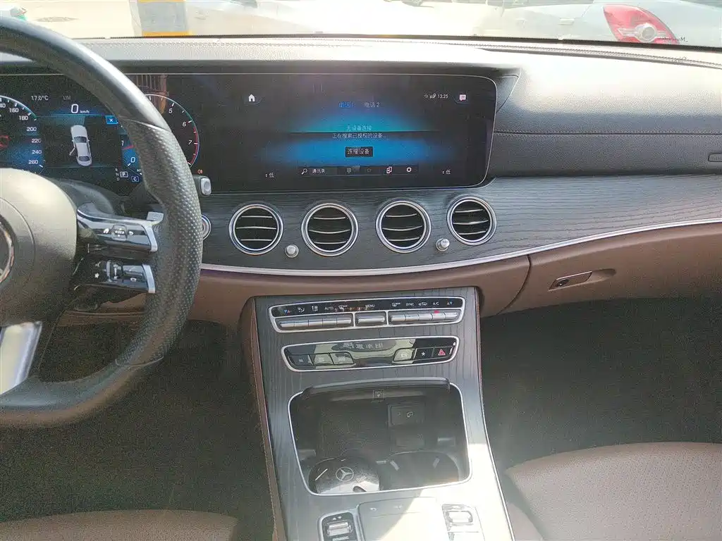 Mercedes-Benz E-Class 2022 E 260 L Sport фото 9