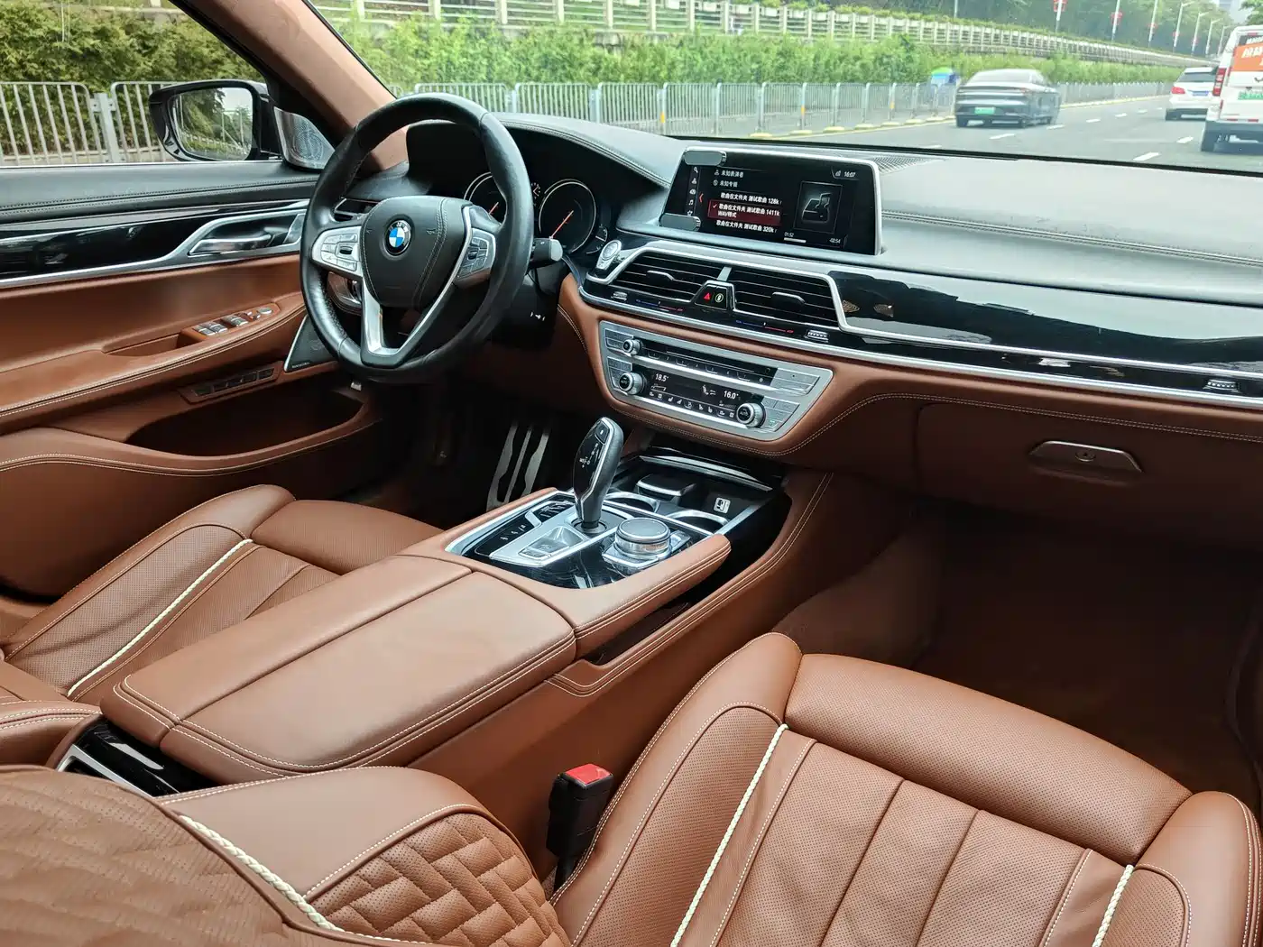 BMW 7 Series 2018 750Li xDrive M Sport Package фото 19