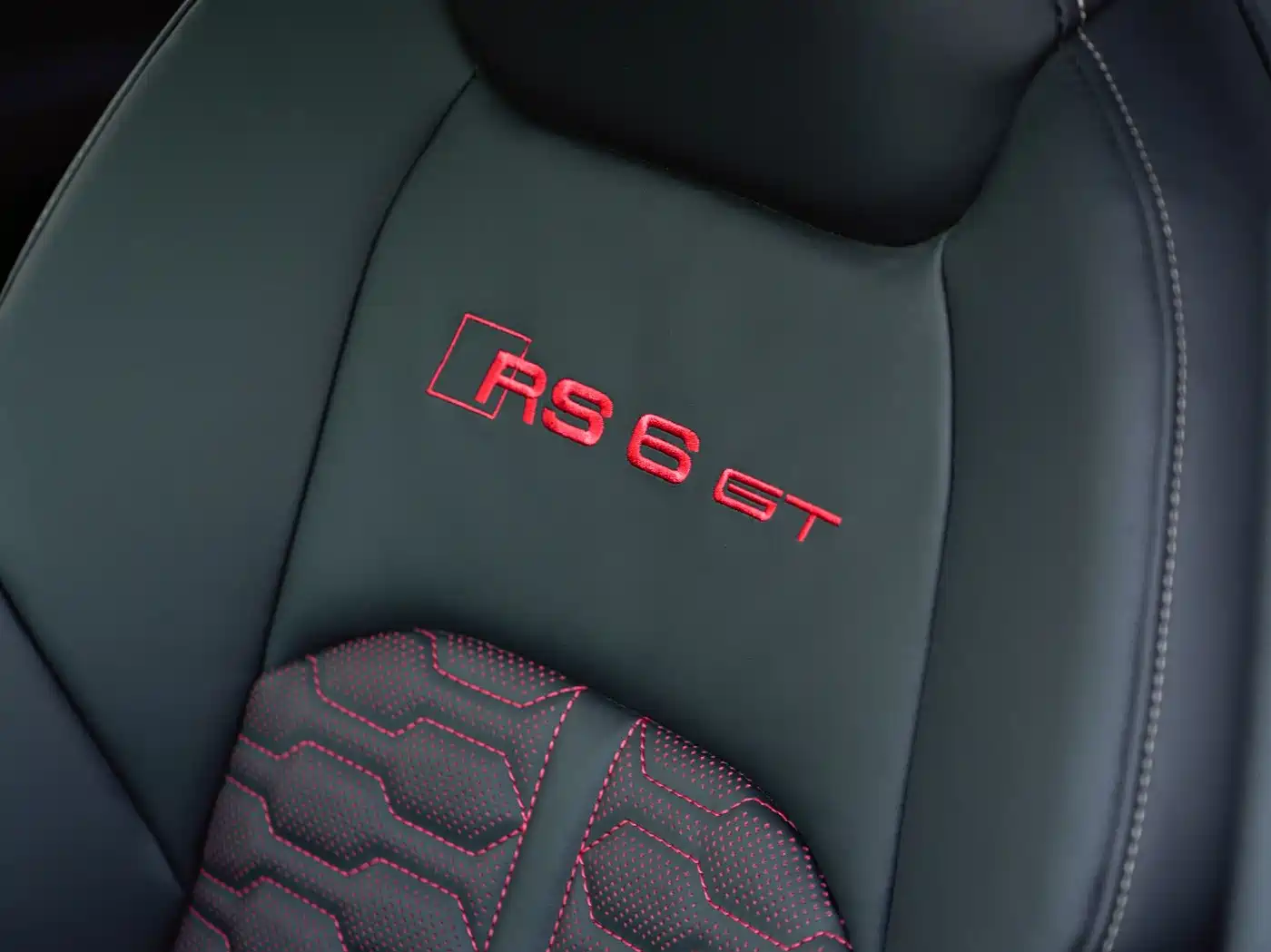 Audi RS 6 2025 RS 6 Avant GT фото 21