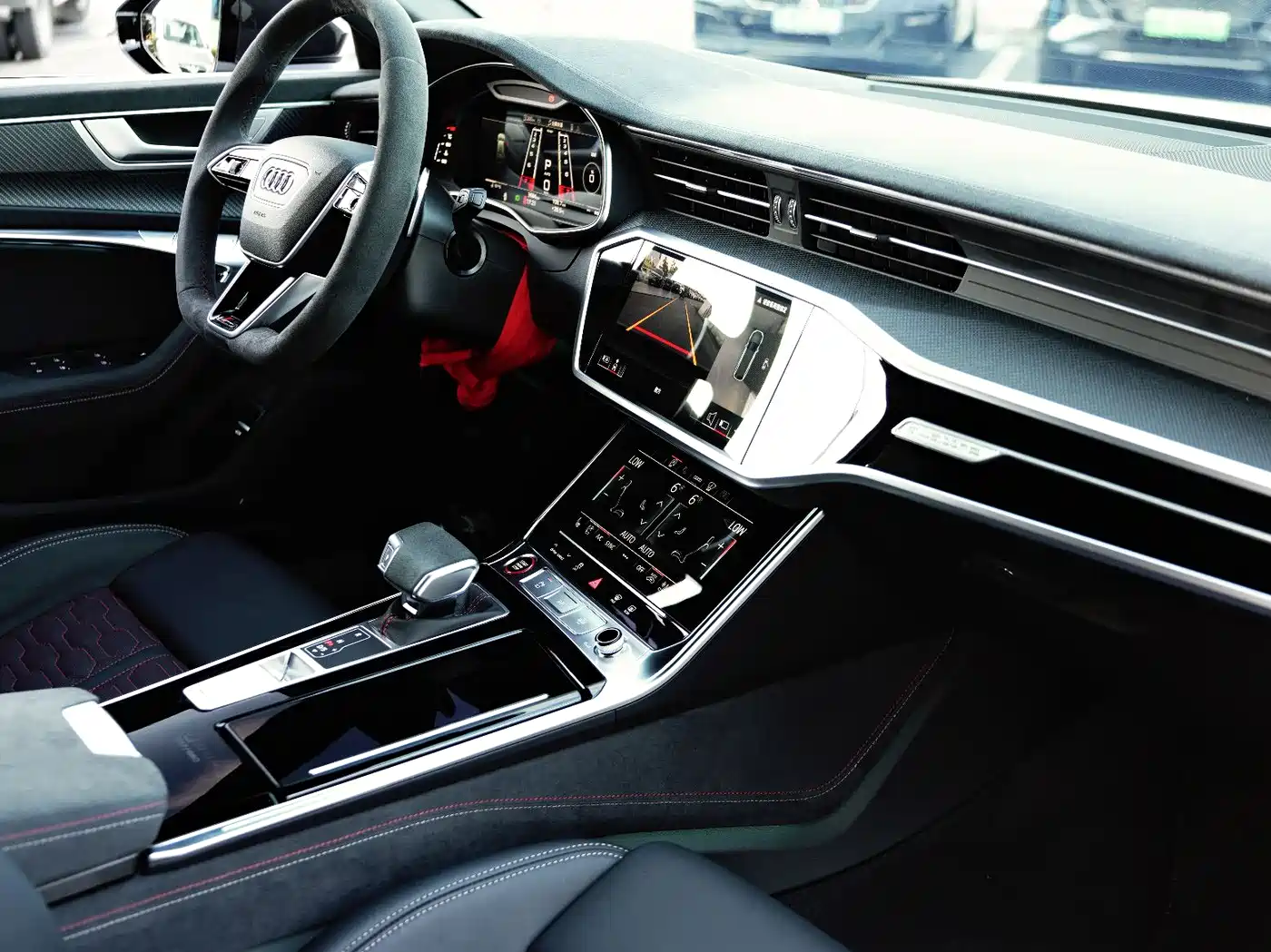 Audi RS 6 2025 RS 6 Avant GT фото 18