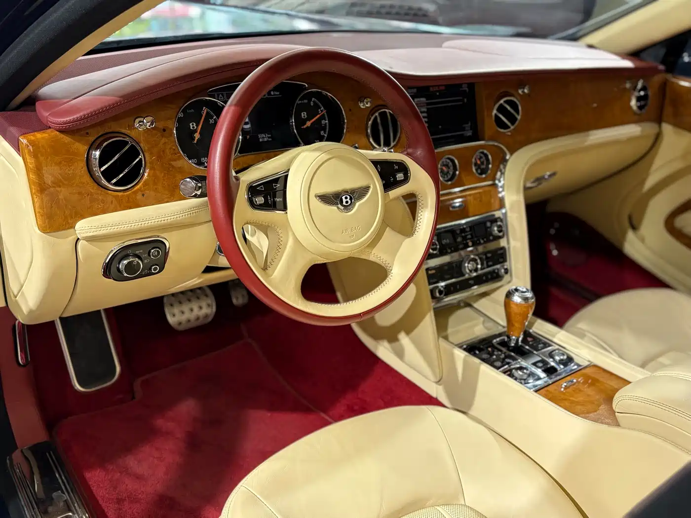 Bentley Mulsanne 2013 6.8T Mulliner Special Edition фото 12