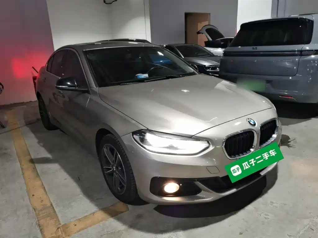 BMW 1 Series 2018 118i Sport Edition фото 4