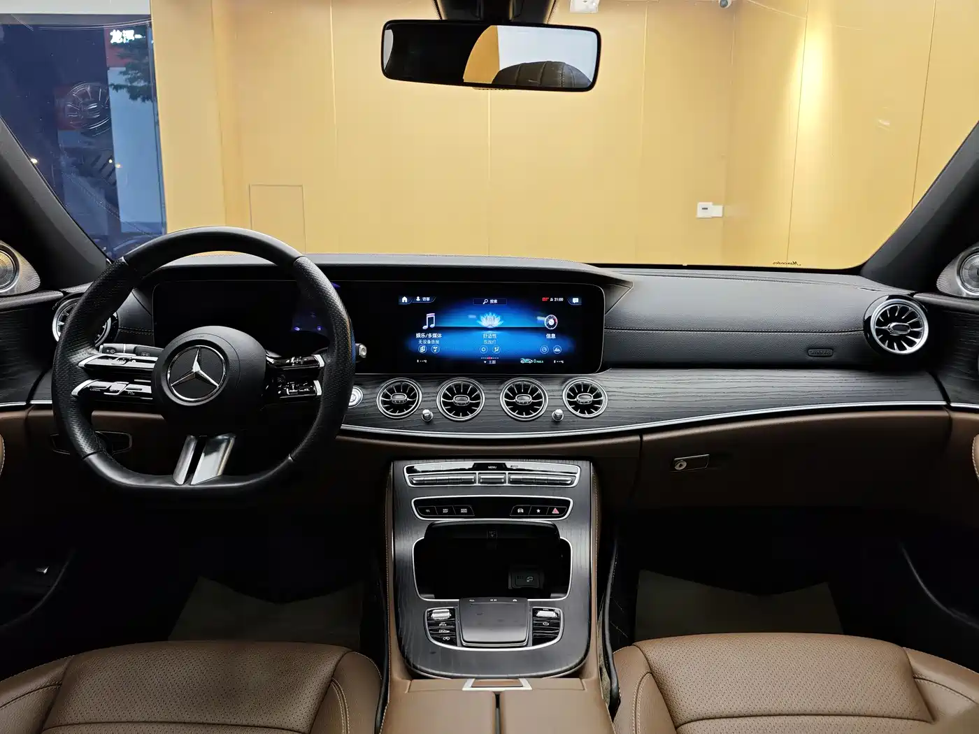 MERCEDES-BENZ E CLASS