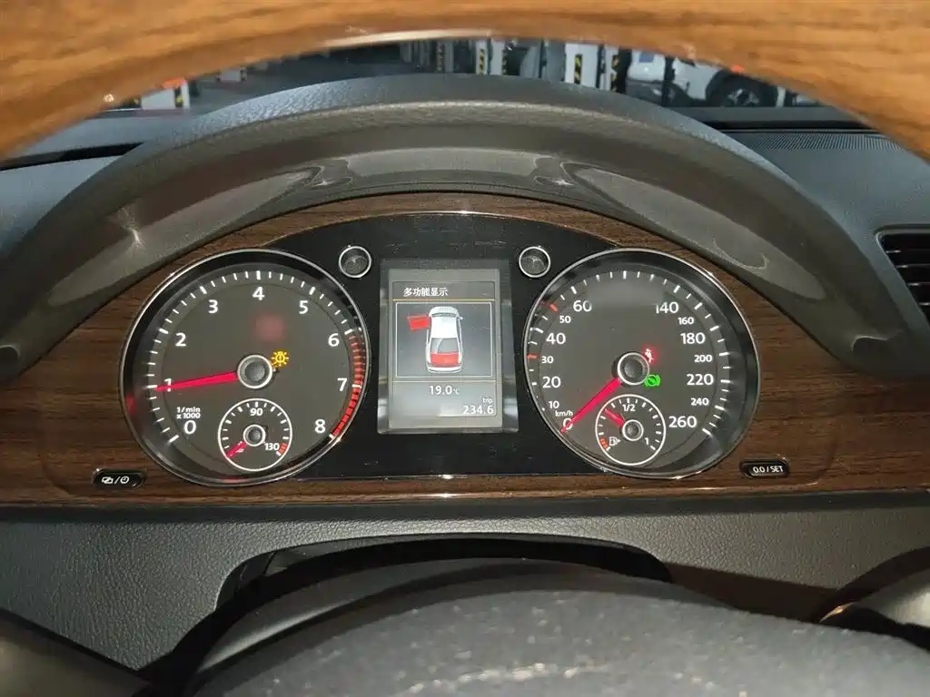 Volkswagen Magotan 2015 Facelift 2.0TSI Premium фото 4