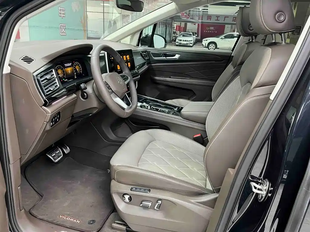 Volkswagen Viloran 2024 380TSI Executive Edition фото 11