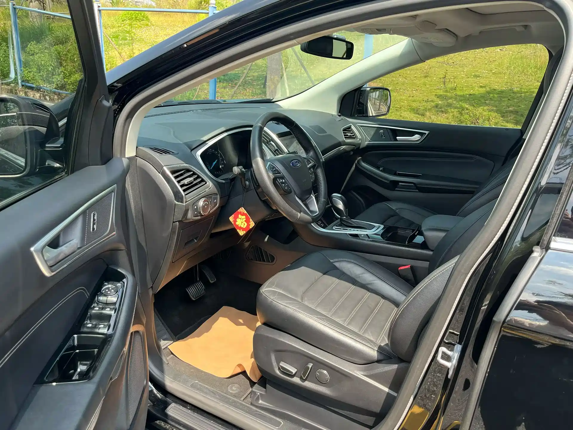 Фото 9 - Ford Edge