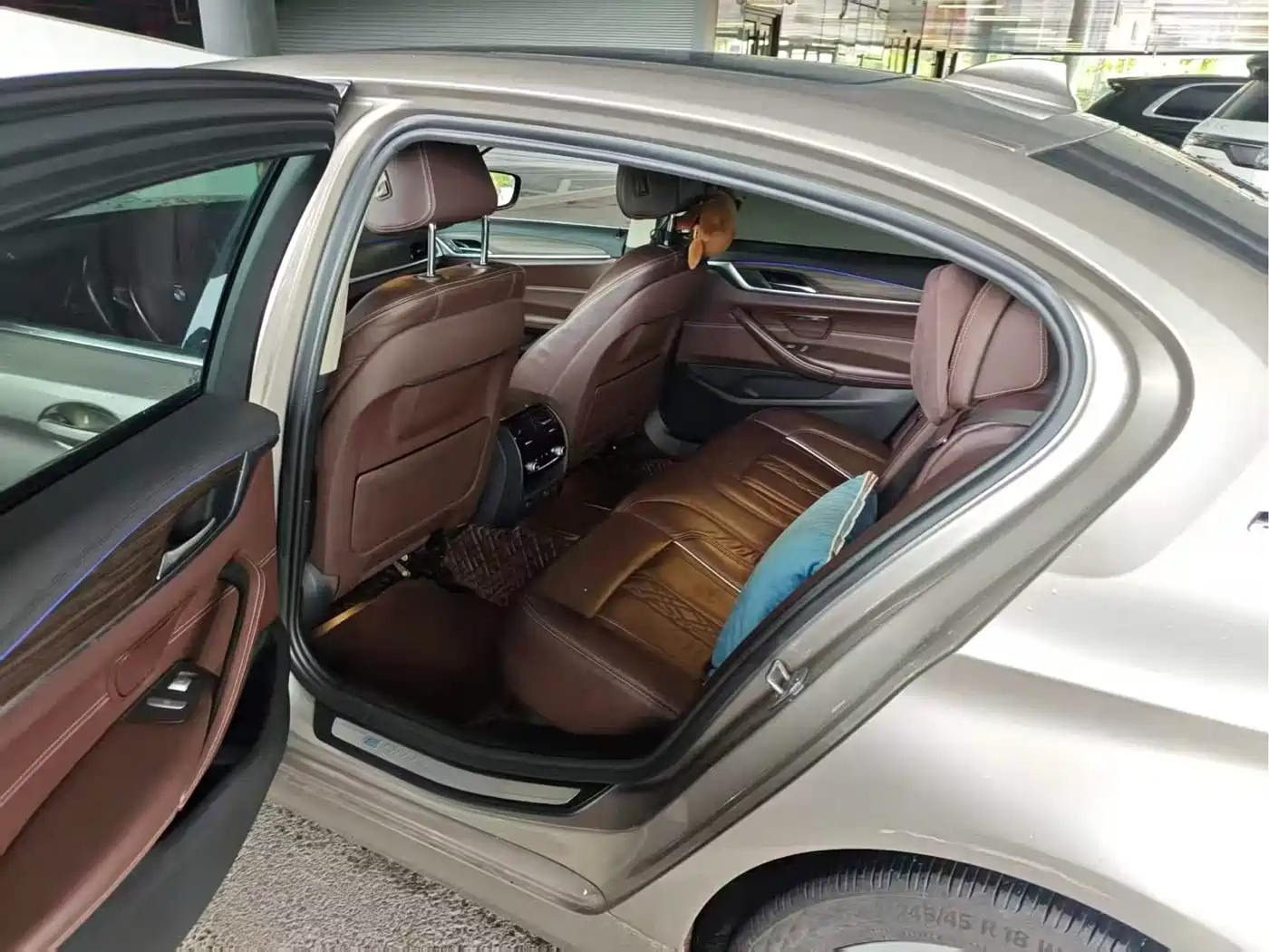 BMW 5 Series New Energy 2019 530Le Luxury Package фото 5