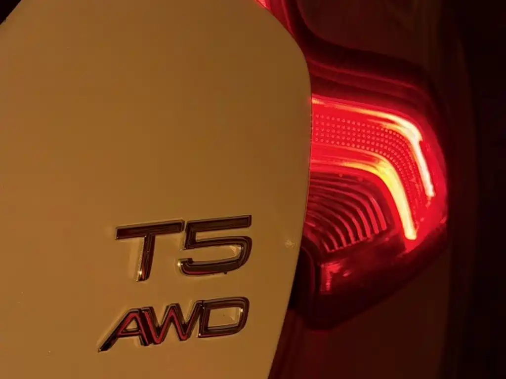 Фото 10 - Volvo V60