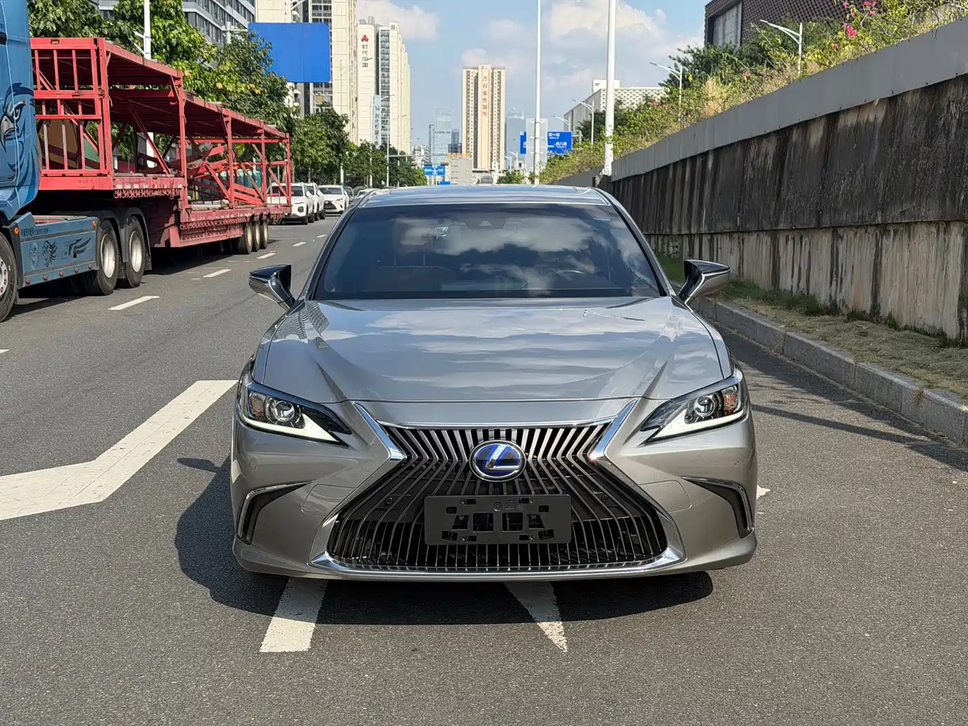 Фото 2 - Lexus ES
