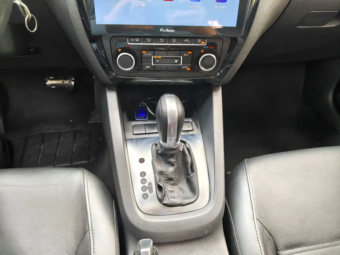 Volkswagen Sagitar 2014 Facelift 1.4TSI Automatic Luxury фото 14