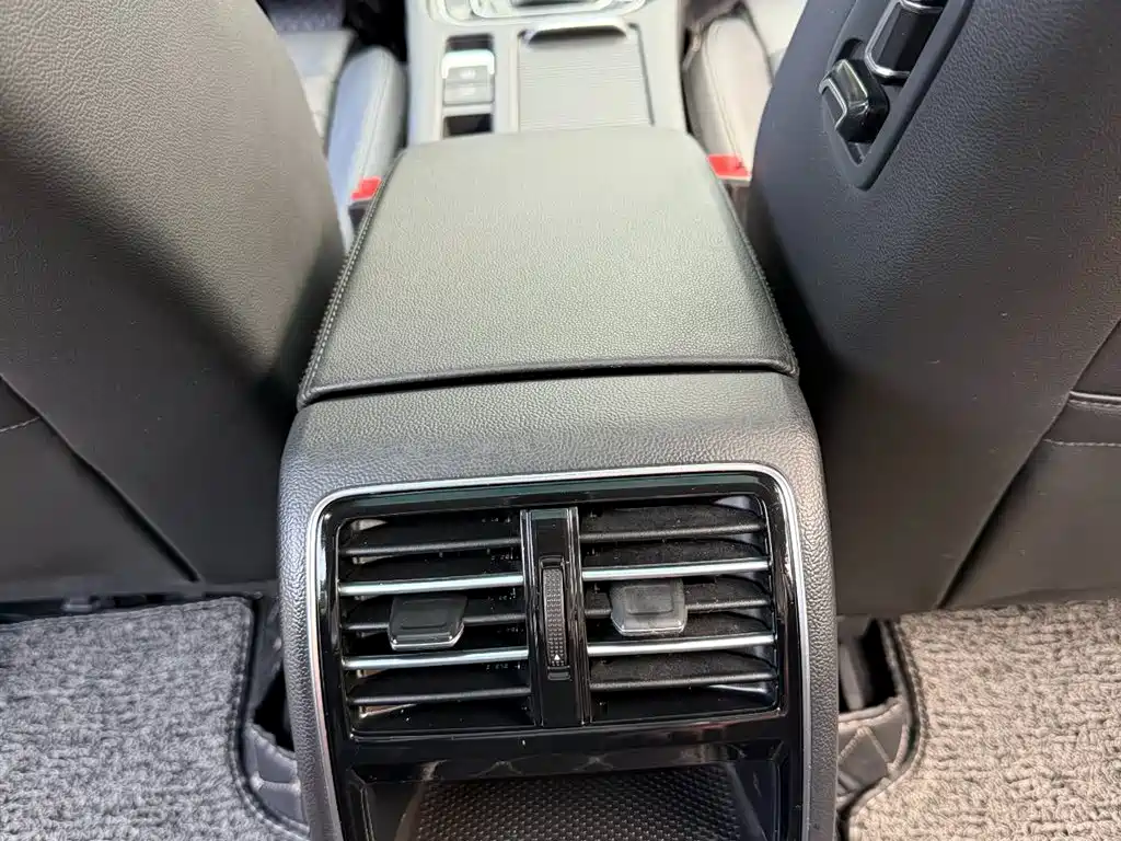 Volkswagen Magotan 2018 330TSI DSG Leading фото 18