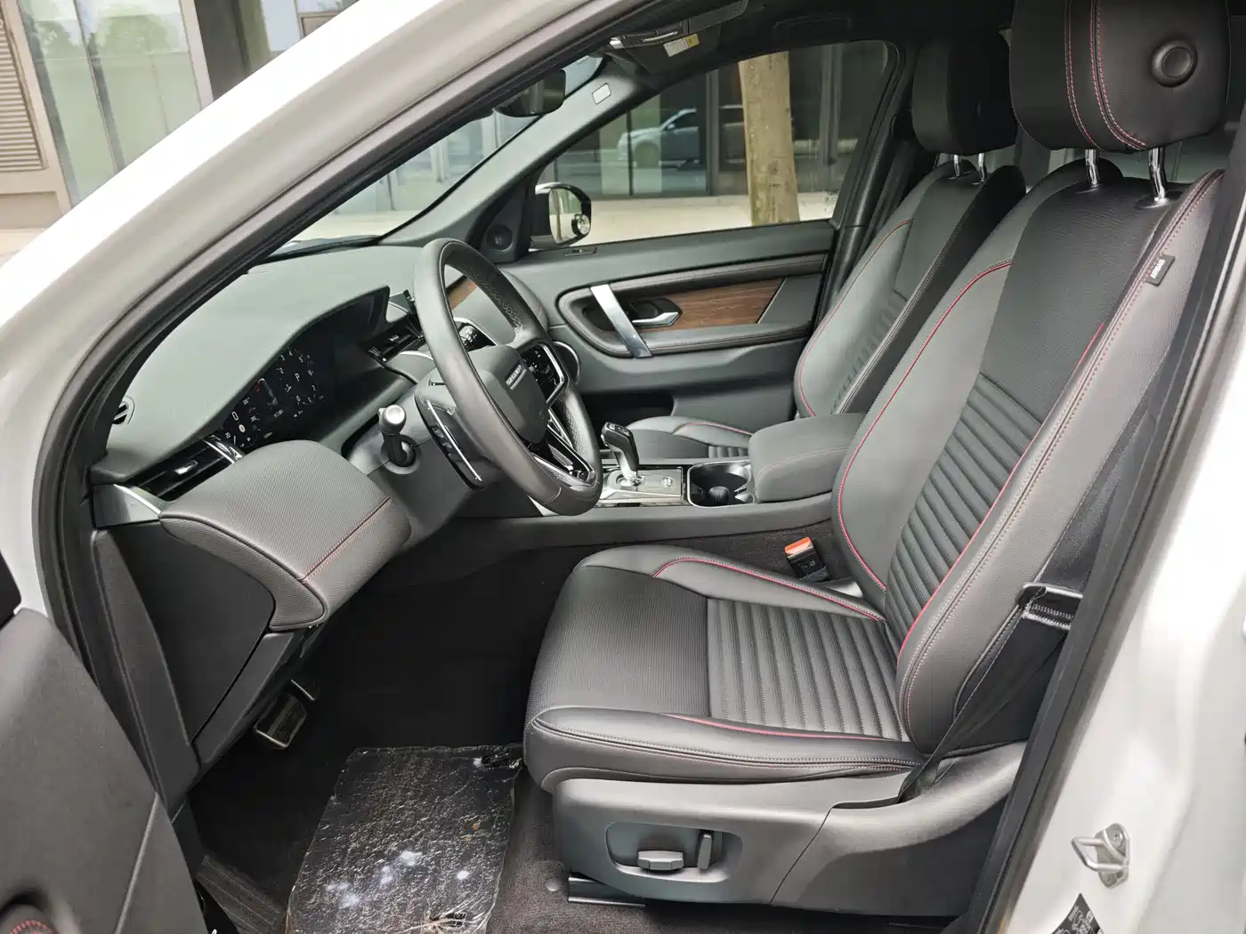 Land Rover Discovery Sport 2023 249PS R-Dynamic S Performance Version фото 5