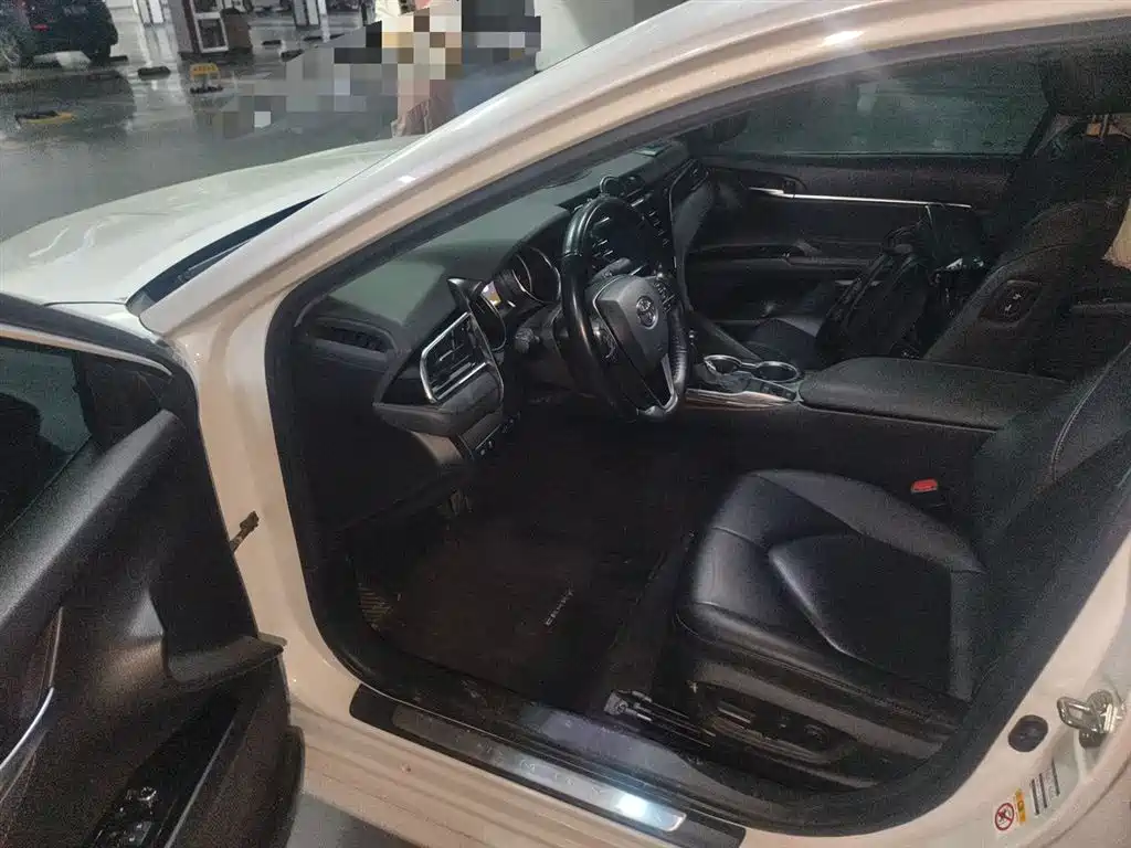 Toyota Camry 2018 2.0G Luxury Edition фото 14