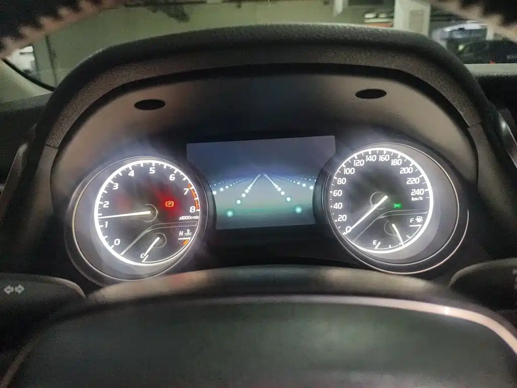 Toyota Camry 2018 2.0G Luxury Edition фото 4