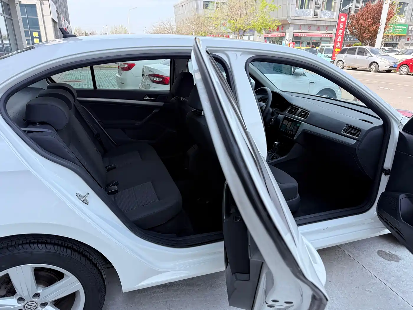 Volkswagen Lavida 2018 Classic 1.5L Automatic Trend China VI фото 21