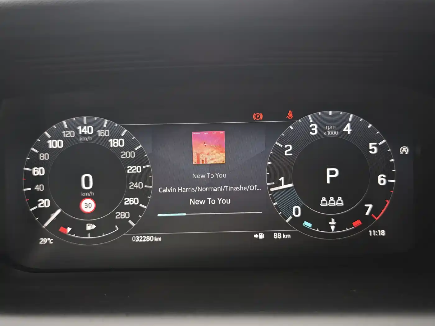 Land Rover Discovery Sport 2023 249PS R-Dynamic S Performance Version фото 9