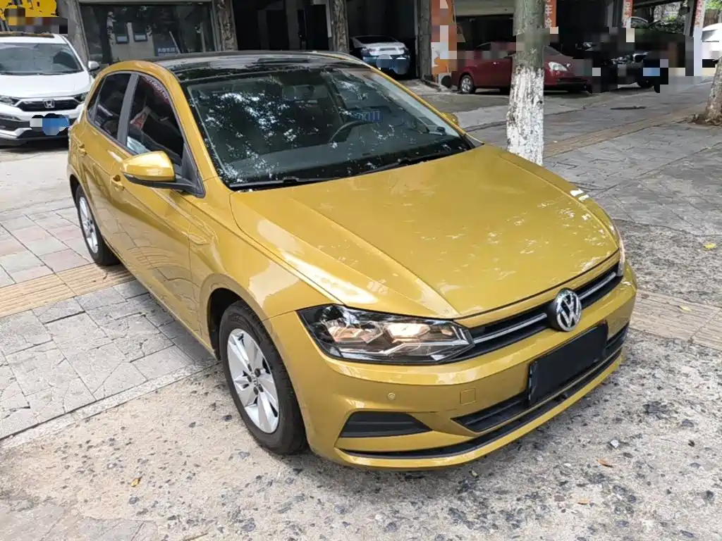 VOLKSWAGEN POLO