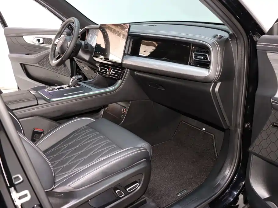 GAC Trumpchi GS8 2025 2025 Pilot Series 2.0TGDI 2WD Luxury Edition 5-seater