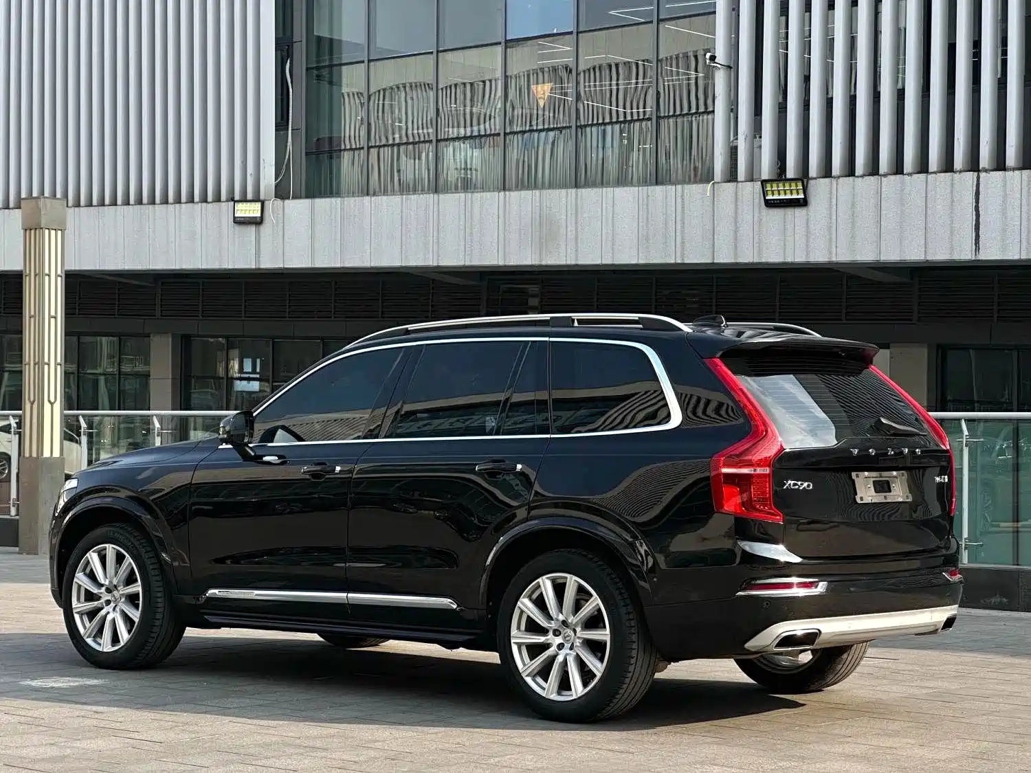 Photo 15 - Volvo XC90