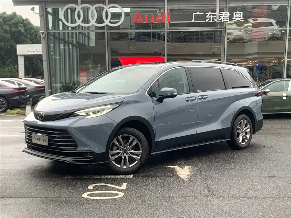 Toyota Sienna 2024 2.5L Hybrid Comfort Edition