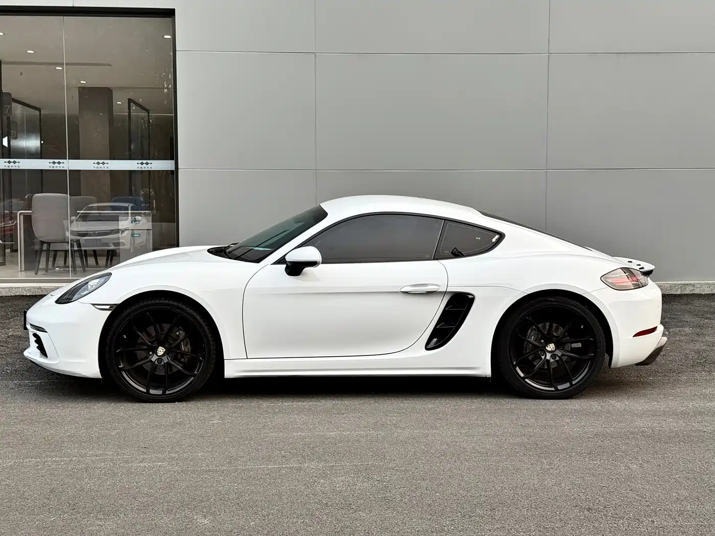 Porsche 718 2018 Cayman 2.0T фото 4