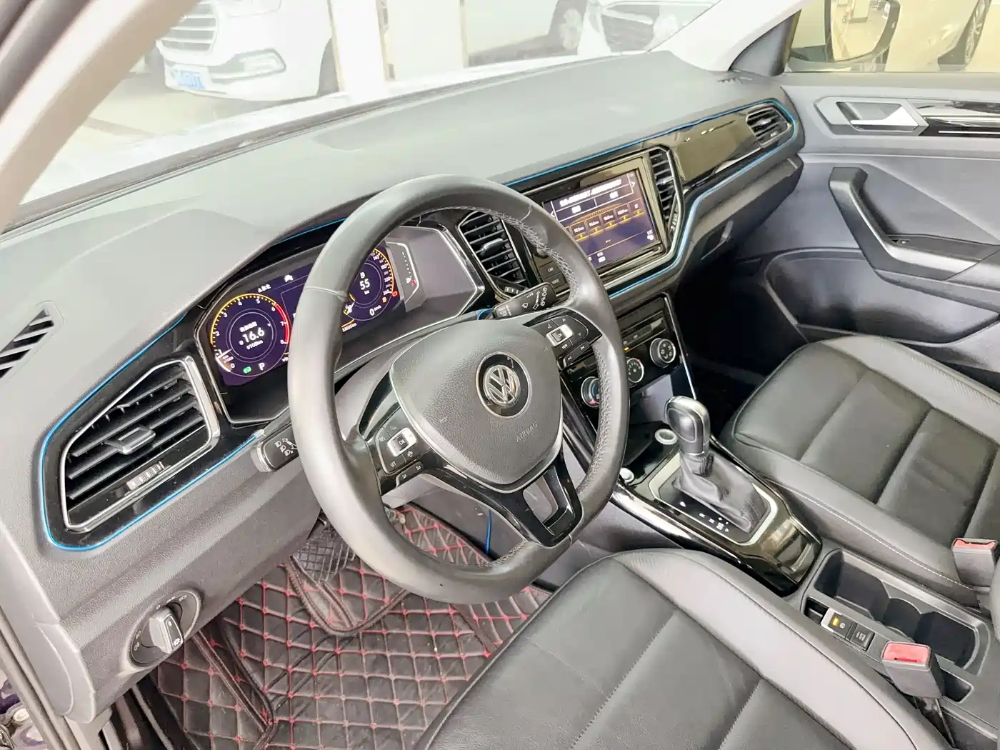 Volkswagen T-ROC 2020 280TSI DSG 2WD Comfort фото 9