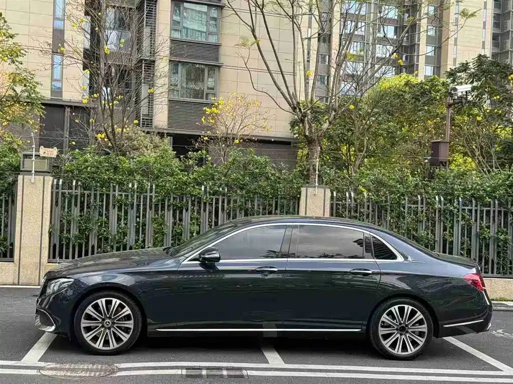 Mercedes-Benz E-Class 2017 Model E 320 L 4MATIC фото 2