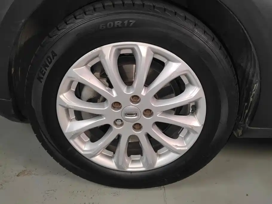 Qoros 3 2016 2015 Urban SUV 1.6T Automatic XingDong