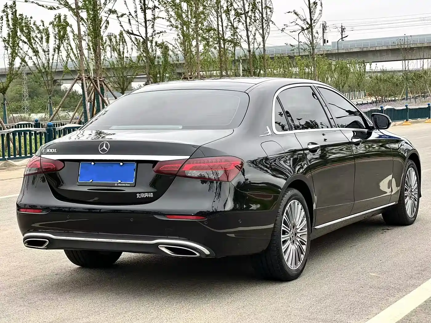 Mercedes-Benz E-Class 2023 E 300 L Fashion фото 6