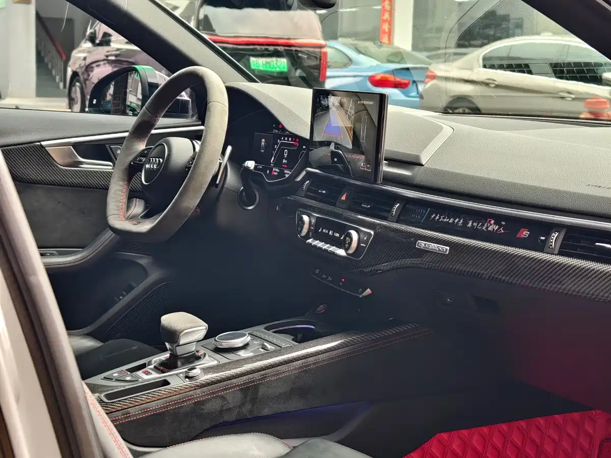 Audi RS 4 2019 RS 4 2.9T Avant фото 9
