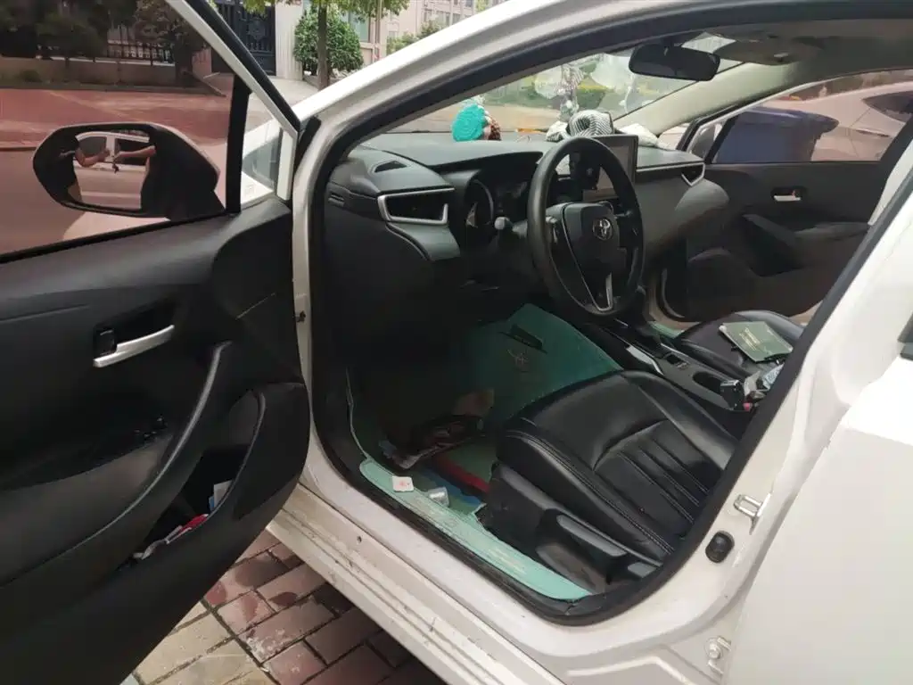 Toyota Corolla 2019 1.2T S-CVT GL Pioneer Edition фото 13