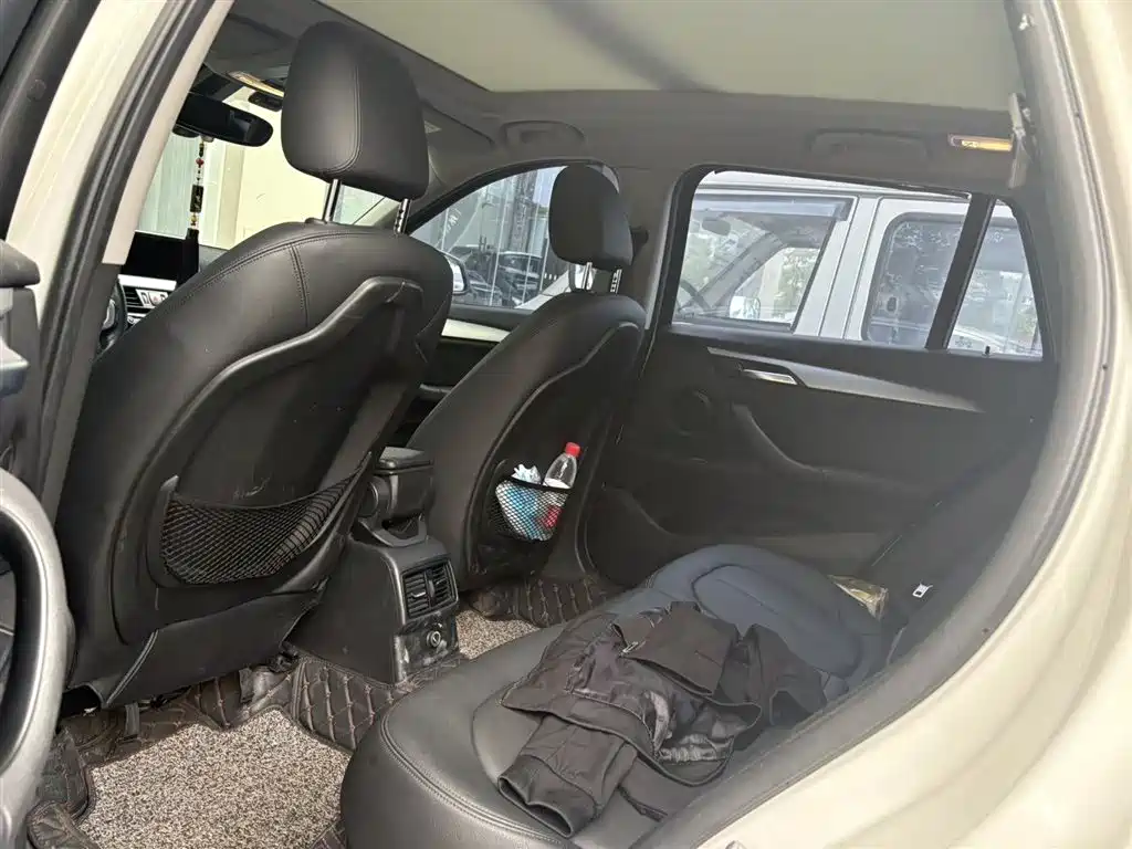 BMW X1 2016 sDrive18Li Premium Model фото 4