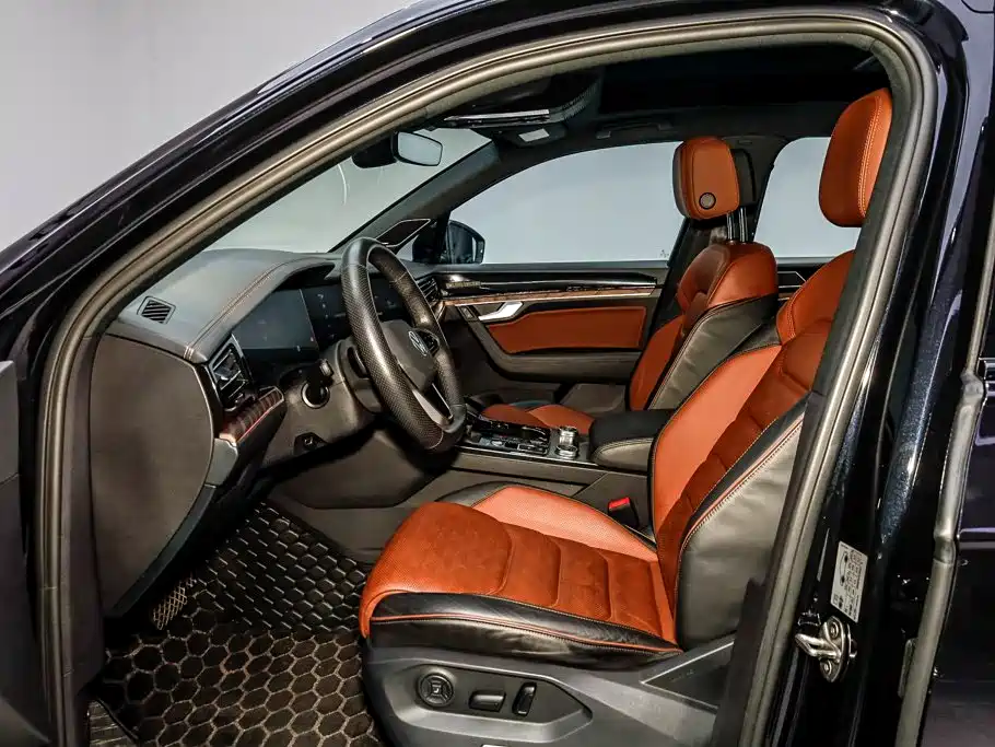 Фото 8 - Volkswagen Touareg