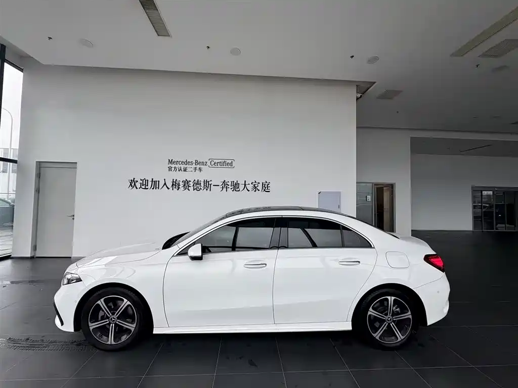 Mercedes-Benz A-Class 2025 A 200 L Fashion Edition фото 18