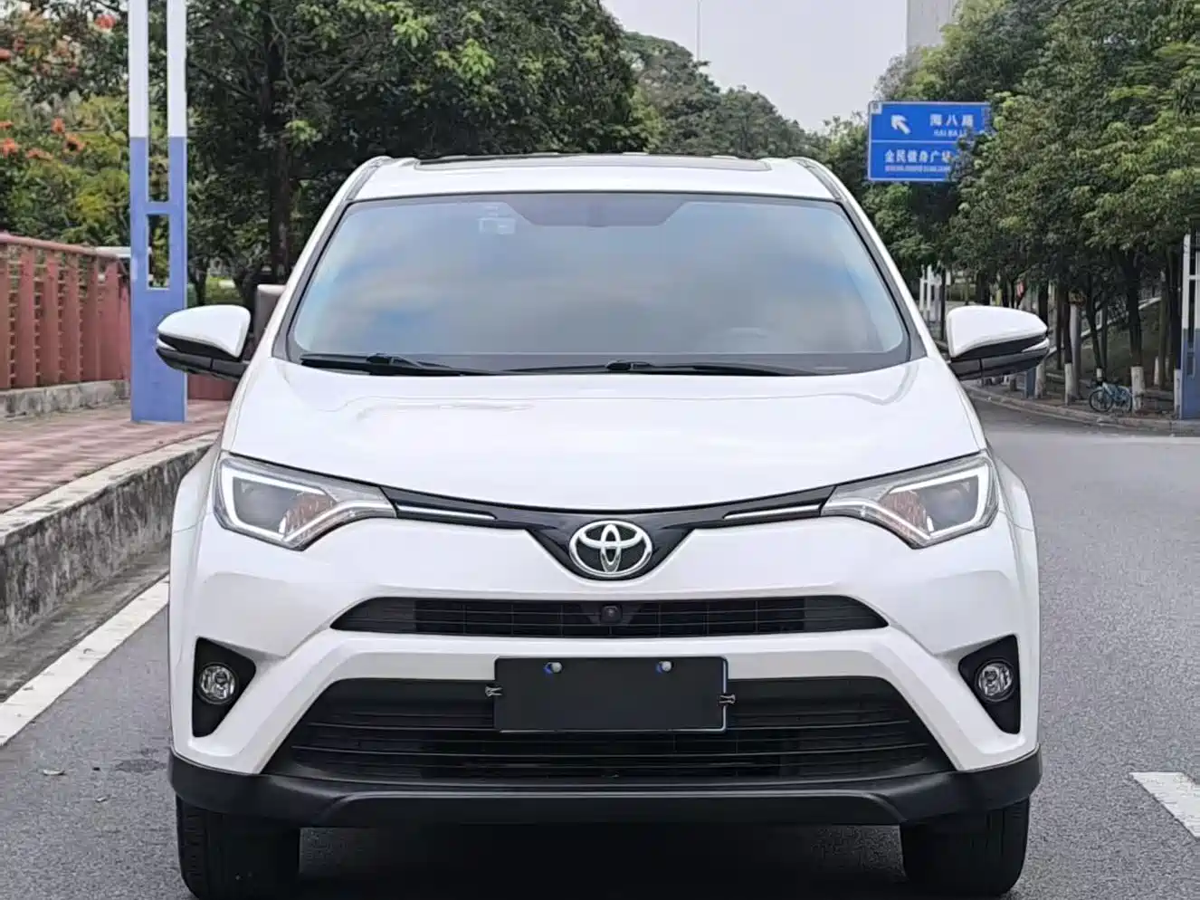 Toyota RAV4 Rongfang 2016 2.0L CVT 2WD Trend (China V) фото 3